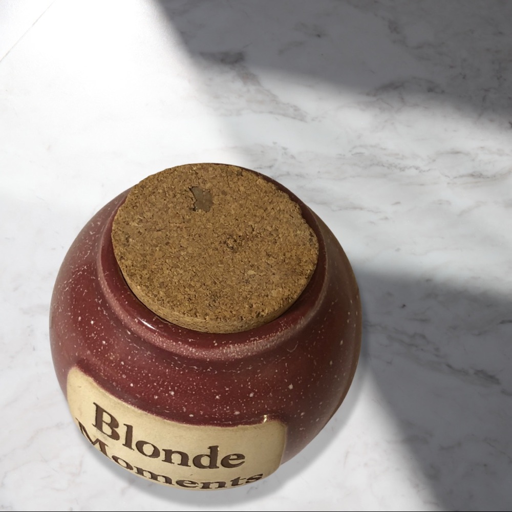 Blonde Moments Ceramic Pottery Jar Corkscrew Lid - Picture 3 of 3